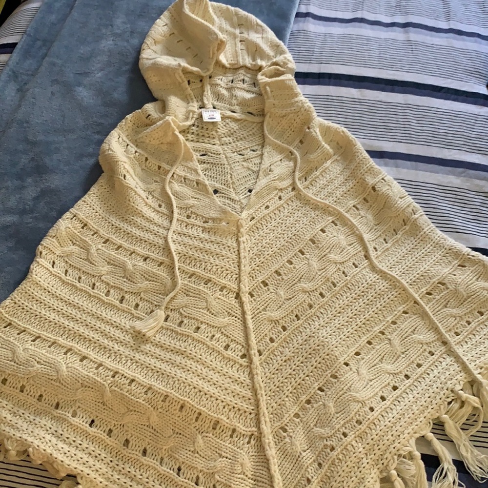 Poncho Sweeter - Picture 4 of 8